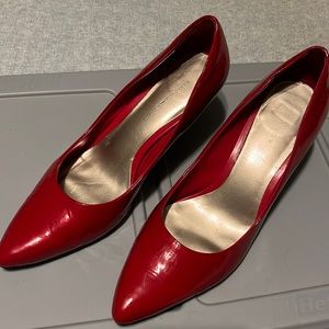 Bandolino kitten heels